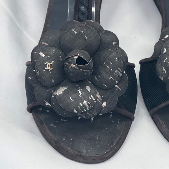 CHANEL Camellia Dark Brown Mesh Suede CC T-Strap Cork Wedge Sandals Size 39 US 9 - Picture 3 of 15